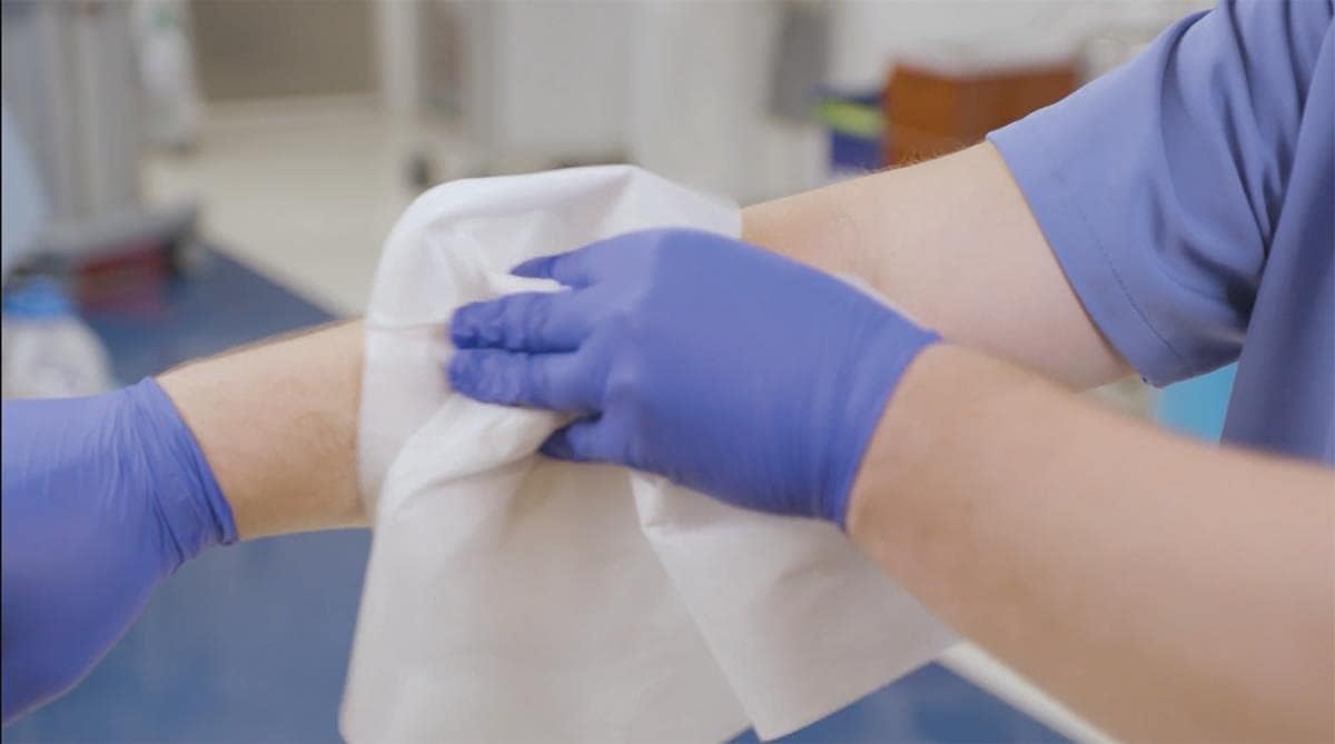 Medline Absorbent Wipers+ Disposable Heavy Duty Dry Wipes, 12" x 12" (90 Count), Use Wet or Dry, Perfect for Skin Care or Home Use, 3X Stronger, Highly Absorbent