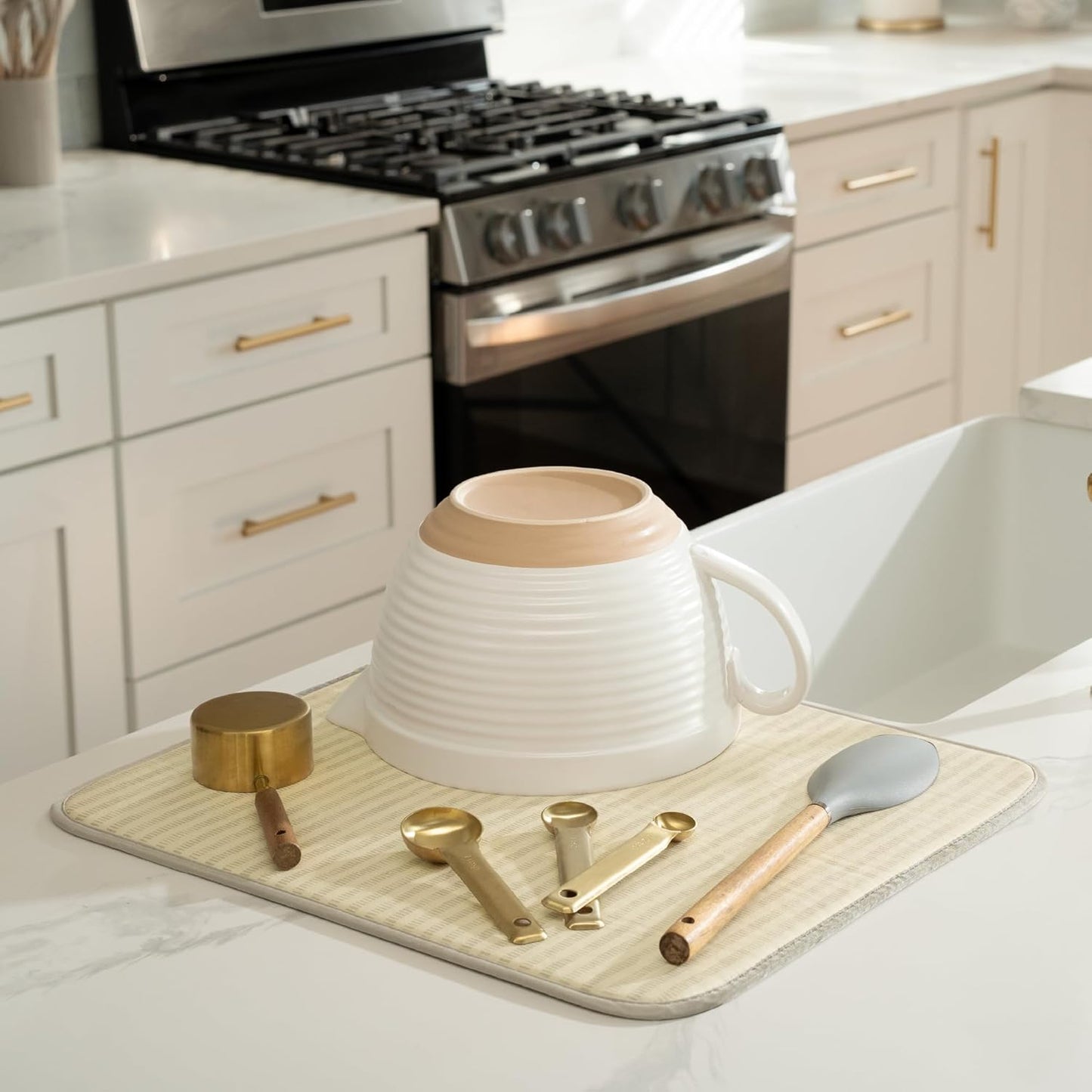 S&T INC. Dish Drying Mat, 16” x 18”, Absorbent Microfiber Kitchen Counter Mat, Dish Drying Pad for Dishes, Utensils, Pots and Pans, Large, Cream Distressed Lines