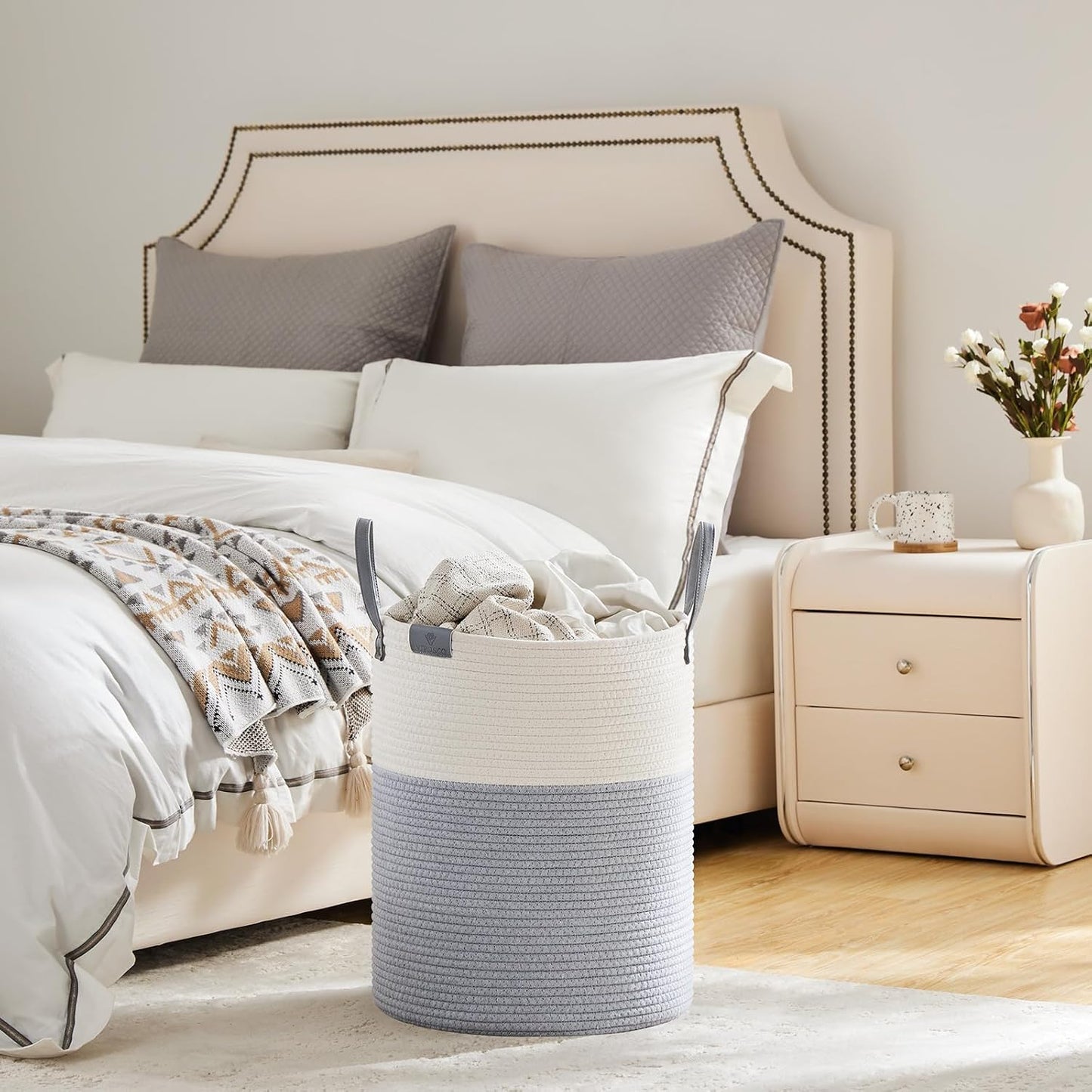 VIPOSCO Tall Laundry Basket, Large Dirty Clothes Hamper with Leather Handle, Woven Rope Storage Basket for Blanket, Toy In Living Room, Bathroom, Bedroom - 53L Grey & White