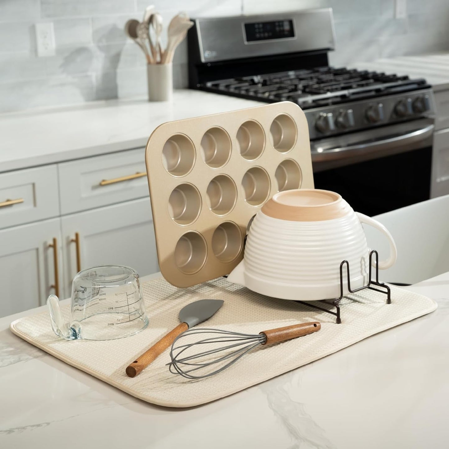 S&T INC. Dish Drying Mat XL, 18” x 24”, Absorbent Microfiber Kitchen Counter Mat, Drying Pad for Dishes, Utensils, Pots and Pans, Extra Large, Diamond Texture, Cream