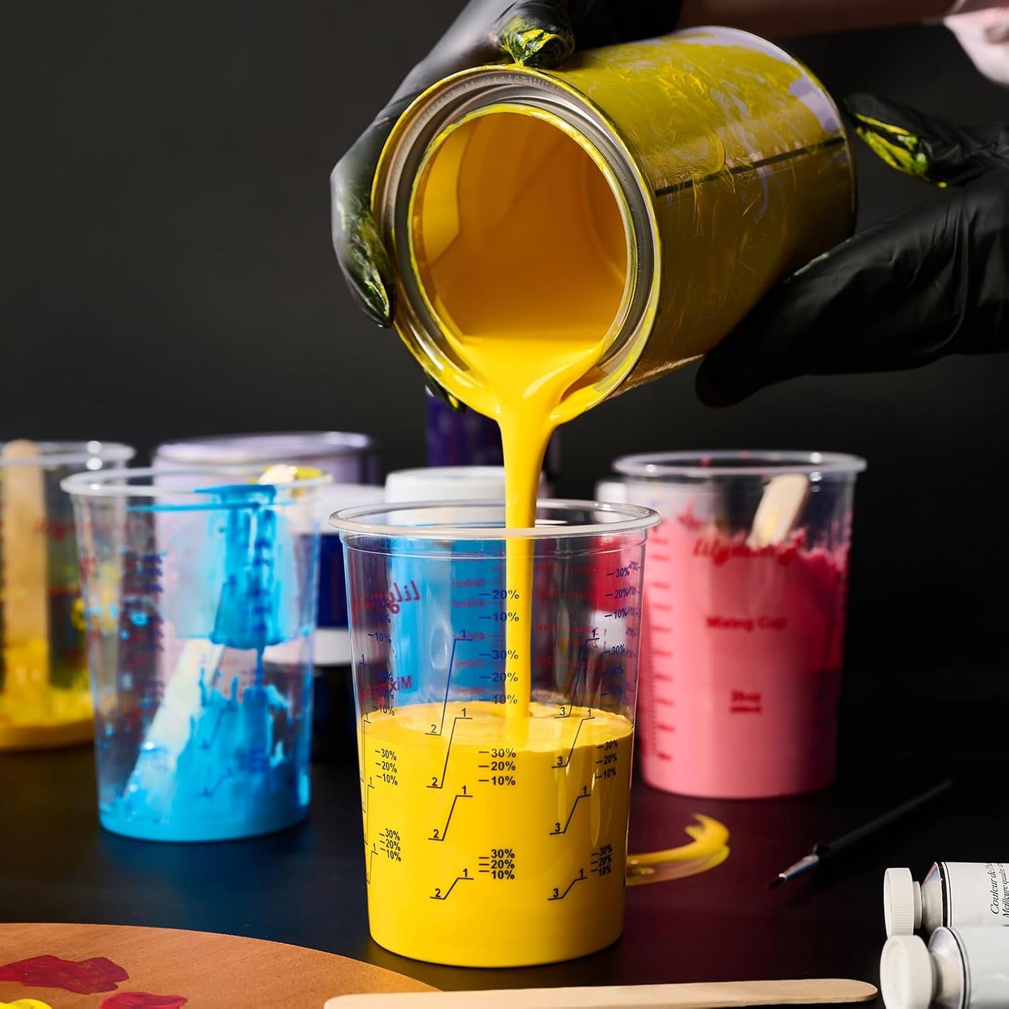 50 Pack Plastic Mixing Cups, 20 oz (600ml), Disposable Measuring Cups with 50 Wooden Mixing Sticks, Measurement ratios: 2:1, 3:1, 4:1, Suitable for Epoxy Resin, Liquid Measuring, and Paint