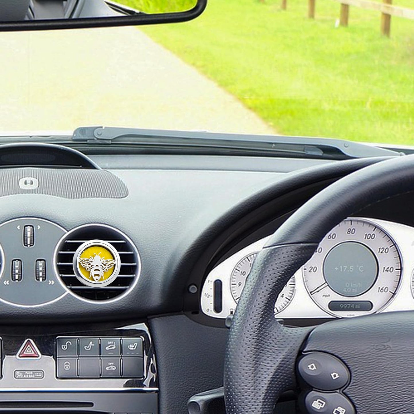 Car Diffuser Vent Clip 30mm Aromatherapy Essential Oil Automotive Diffuser Air Fresheners Vent Clips Car Accessories for Women Birthday Gifts (Bee)