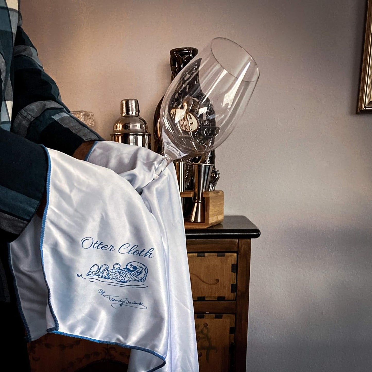 Trendy Bartender Toast to Perfection Microfiber Commercial Grade Glass Polishing Lint-Free Cloth for Spotless Shine and a Residue-Free Finish - 30x30 inch - White