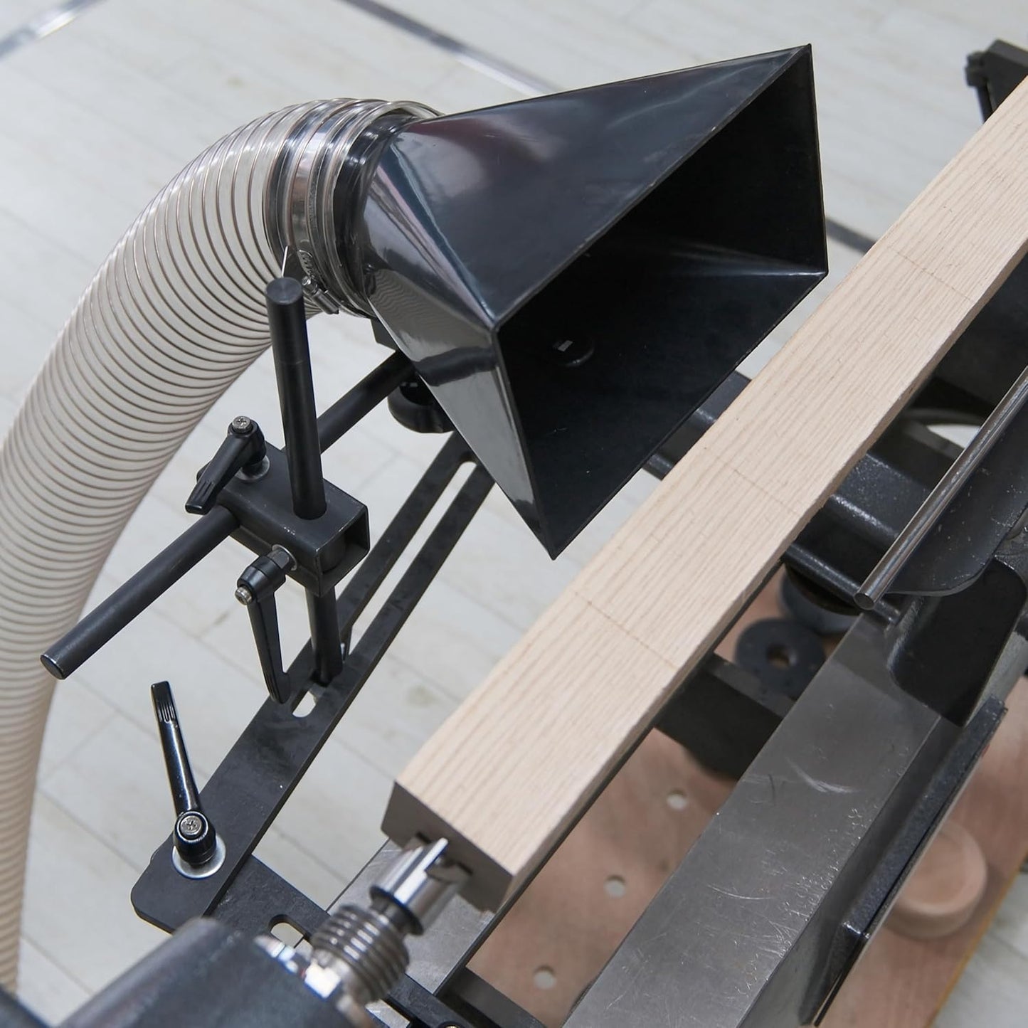 Woodturning Universal Dust Hood for Woodlathe Extraction.