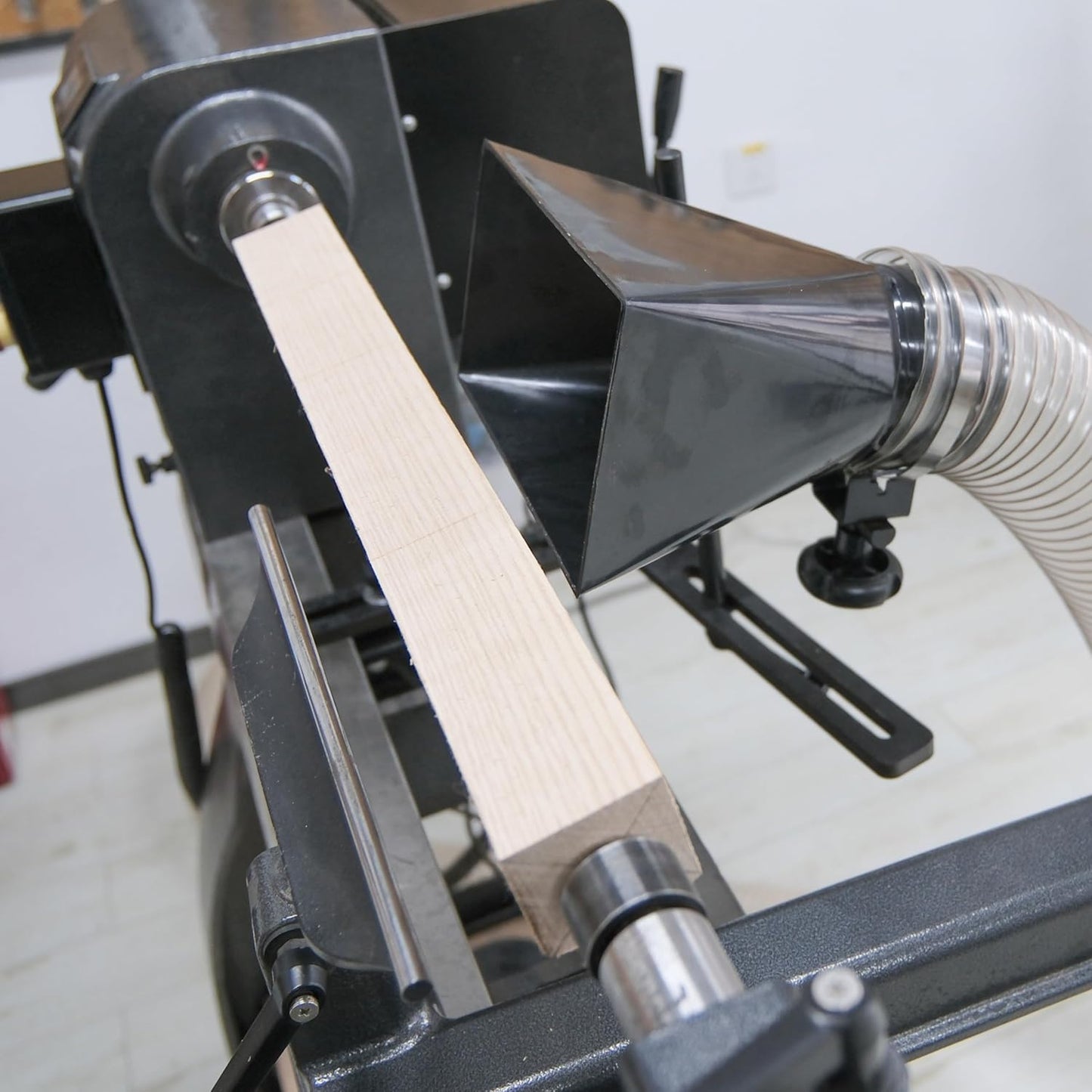 Woodturning Universal Dust Hood for Woodlathe Extraction.